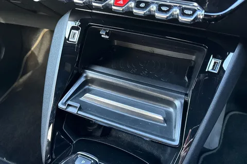 PF71JJU PEUGEOT e-2008 50kWh GT Premium Auto 5dr Thumbnail #60