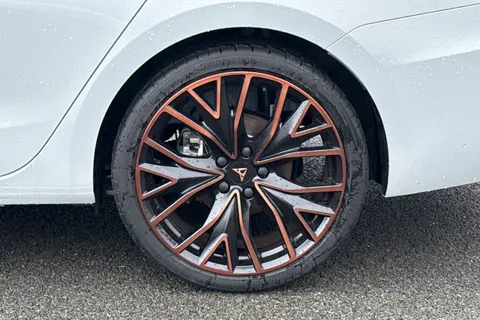 KT75SBY CUPRA Leon 1.5 eTSI V3 DSG Euro 6 (s/s) 5dr Thumbnail #15