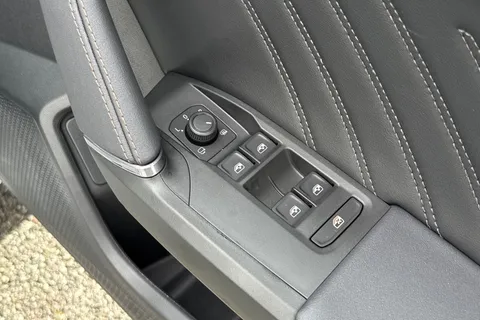 KT75SBY CUPRA Leon 1.5 eTSI V3 DSG Euro 6 (s/s) 5dr Thumbnail #24