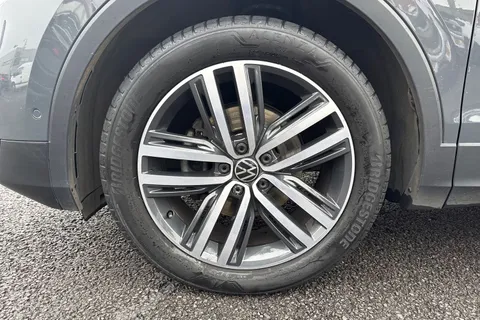 VN70NLE Volkswagen Tiguan 1.5 TSI Elegance DSG Euro 6 (s/s) 5dr Thumbnail #12