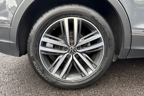 VN70NLE Volkswagen Tiguan 1.5 TSI Elegance DSG Euro 6 (s/s) 5dr Thumbnail #13