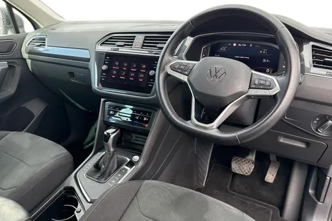 VN70NLE Volkswagen Tiguan 1.5 TSI Elegance DSG Euro 6 (s/s) 5dr Thumbnail #19