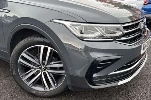 VN70NLE Volkswagen Tiguan 1.5 TSI Elegance DSG Euro 6 (s/s) 5dr Thumbnail #31