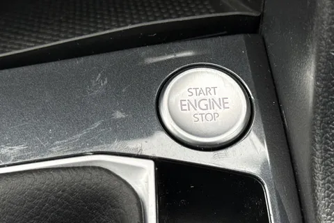 VN70NLE Volkswagen Tiguan 1.5 TSI Elegance DSG Euro 6 (s/s) 5dr Thumbnail #32