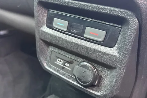 VN70NLE Volkswagen Tiguan 1.5 TSI Elegance DSG Euro 6 (s/s) 5dr Thumbnail #52