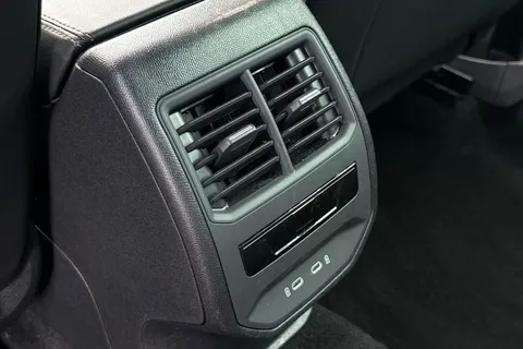 KY25HTK CUPRA Leon 1.5 eTSI V2 DSG Euro 6 (s/s) 5dr Thumbnail #32