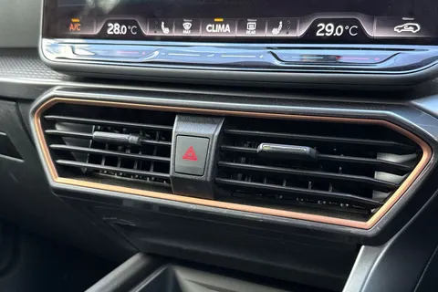 KY25HTK CUPRA Leon 1.5 eTSI V2 DSG Euro 6 (s/s) 5dr Thumbnail #39