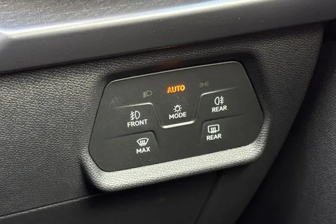 KY25HTK CUPRA Leon 1.5 eTSI V2 DSG Euro 6 (s/s) 5dr Thumbnail #47