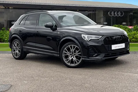 DF73VDV Audi Q3 Black Edition 35 TFSI 150 PS S tronic Thumbnail #2