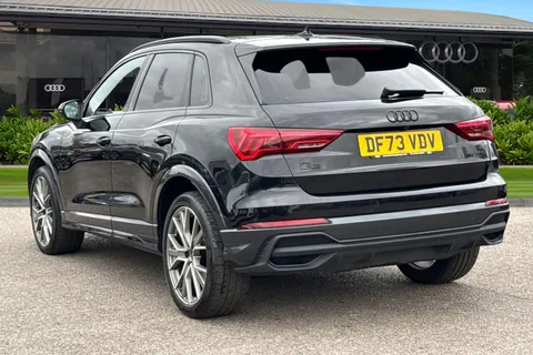 DF73VDV Audi Q3 Black Edition 35 TFSI 150 PS S tronic Thumbnail #3