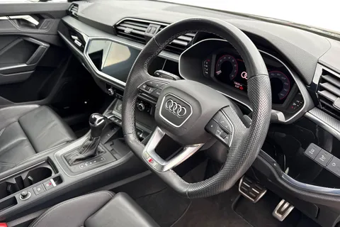 DF73VDV Audi Q3 Black Edition 35 TFSI 150 PS S tronic Thumbnail #15