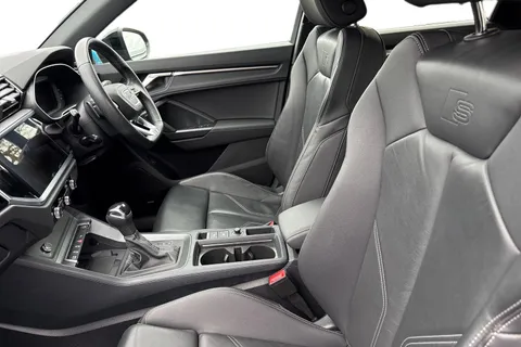 DF73VDV Audi Q3 Black Edition 35 TFSI 150 PS S tronic Thumbnail #17