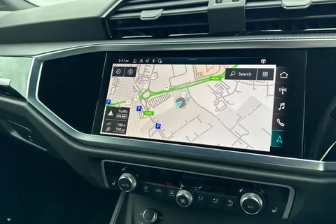 DF73VDV Audi Q3 Black Edition 35 TFSI 150 PS S tronic Thumbnail #18