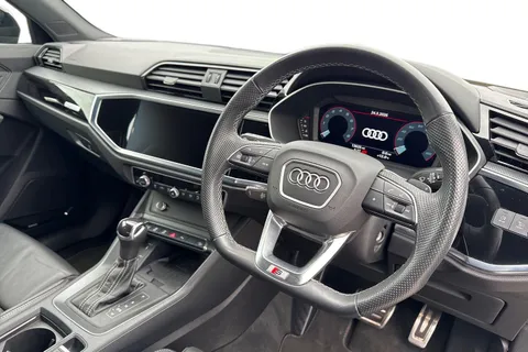 DF73VDV Audi Q3 Black Edition 35 TFSI 150 PS S tronic Thumbnail #19