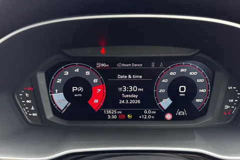 DF73VDV Audi Q3 Black Edition 35 TFSI 150 PS S tronic Thumbnail #32