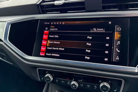 DF73VDV Audi Q3 Black Edition 35 TFSI 150 PS S tronic Thumbnail #36