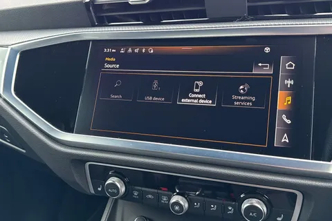 DF73VDV Audi Q3 Black Edition 35 TFSI 150 PS S tronic Thumbnail #39