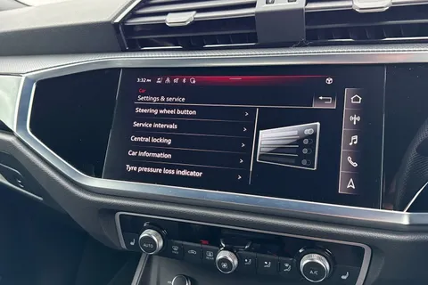 DF73VDV Audi Q3 Black Edition 35 TFSI 150 PS S tronic Thumbnail #46