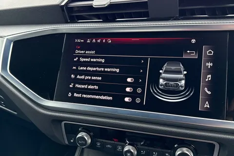 DF73VDV Audi Q3 Black Edition 35 TFSI 150 PS S tronic Thumbnail #47