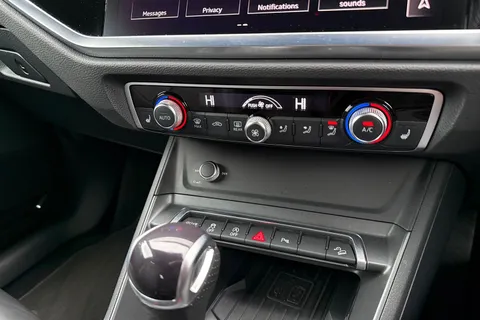 DF73VDV Audi Q3 Black Edition 35 TFSI 150 PS S tronic Thumbnail #50