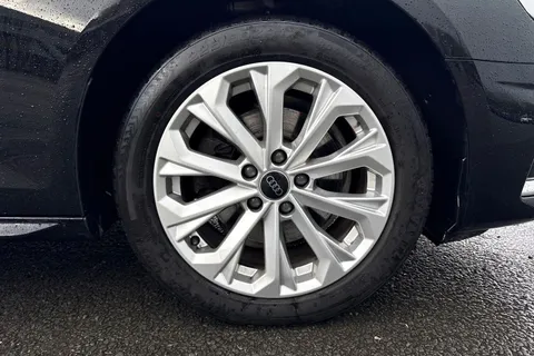 10 of 66 for Audi A4 Sport 35 TFSI 150 PS S tronic