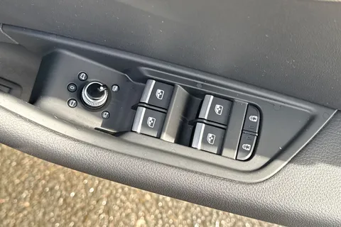 21 of 66 for Audi A4 Sport 35 TFSI 150 PS S tronic