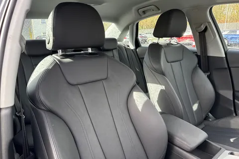 24 of 66 for Audi A4 Sport 35 TFSI 150 PS S tronic