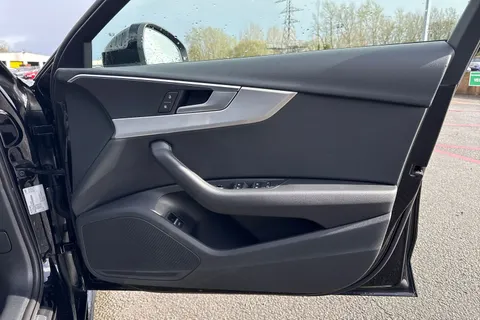 47 of 66 for Audi A4 Sport 35 TFSI 150 PS S tronic