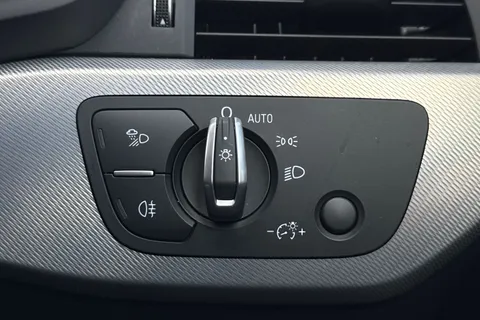 51 of 66 for Audi A4 Sport 35 TFSI 150 PS S tronic