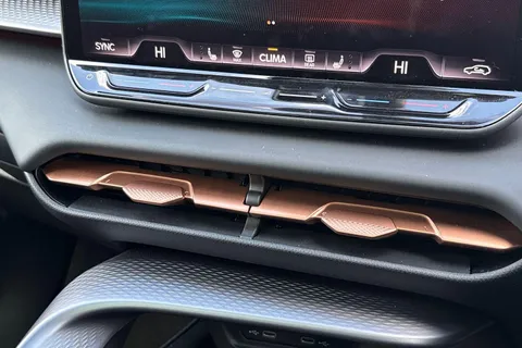 KS25NHK CUPRA Terramar 2.0 TSI VZ2 DSG 4Drive Euro 6 (s/s) 5dr Thumbnail #45