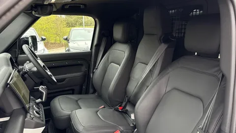 DN26HFR Land Rover Defender 110 3.0 D250 MHEV X-Dynamic HSE Hard Top SUV 5dr Diesel Auto 4WD MWB Euro 6 (s/s) (249 ps) Thumbnail #26