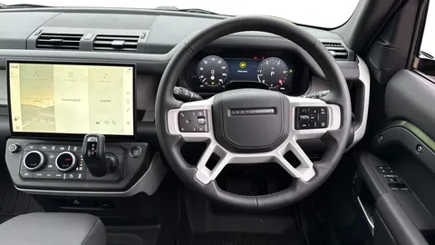 DN26HFR Land Rover Defender 110 3.0 D250 MHEV X-Dynamic HSE Hard Top SUV 5dr Diesel Auto 4WD MWB Euro 6 (s/s) (249 ps) Thumbnail #34