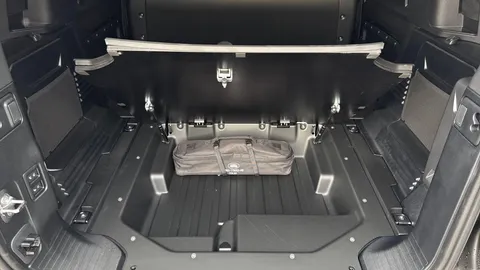 DN26HFR Land Rover Defender 110 3.0 D250 MHEV X-Dynamic HSE Hard Top SUV 5dr Diesel Auto 4WD MWB Euro 6 (s/s) (249 ps) Thumbnail #36