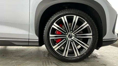 LF25MPD BYD Sealion 7 82.5kWh Design Auto AWD 5dr Thumbnail #13