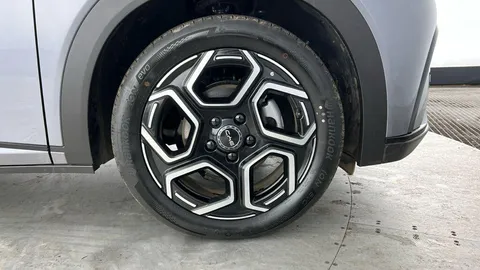 LD25GWS BYD Dolphin 60.48kWh Comfort Auto 5dr Thumbnail #13