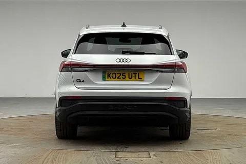 9 of 13 for Audi Q4 e-tron Q4 Black Edition 45 e-tron 210,00 kW