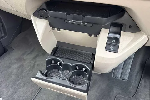 19 of 61 for VOLKSWAGEN MULTIVAN 2.0 TDI Style 5dr DSG