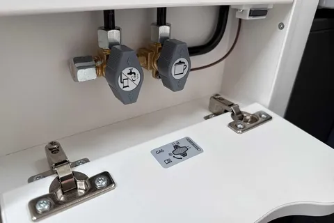 DG75CFX Volkswagen Grand California 2.0 TDI 600 5dr Tip Auto [3.5T] Thumbnail #41