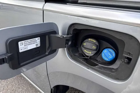 24 of 61 for VOLKSWAGEN MULTIVAN 2.0 TDI Style 5dr DSG