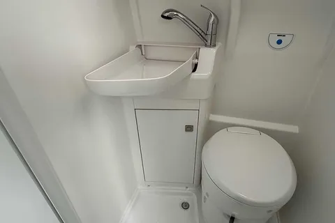 DG75CFX Volkswagen Grand California 2.0 TDI 600 5dr Tip Auto [3.5T] Thumbnail #45