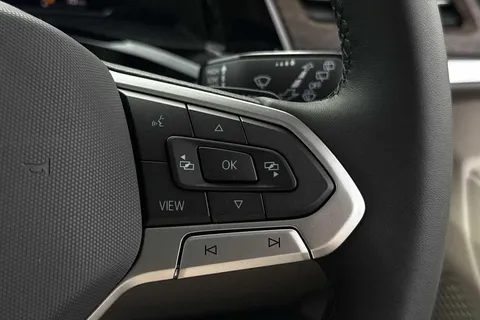 41 of 61 for VOLKSWAGEN MULTIVAN 2.0 TDI Style 5dr DSG