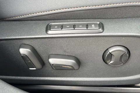 32 of 43 for CUPRA Leon 1.5 eTSI V3 DSG Euro 6 (s/s) 5dr