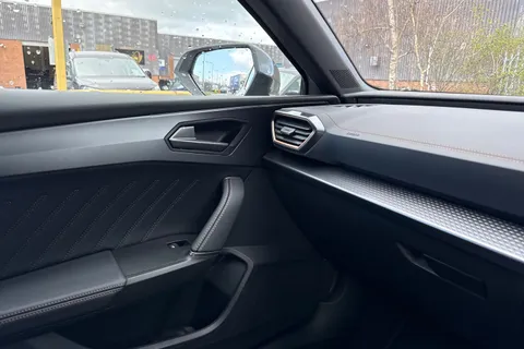 33 of 43 for CUPRA Leon 1.5 eTSI V3 DSG Euro 6 (s/s) 5dr