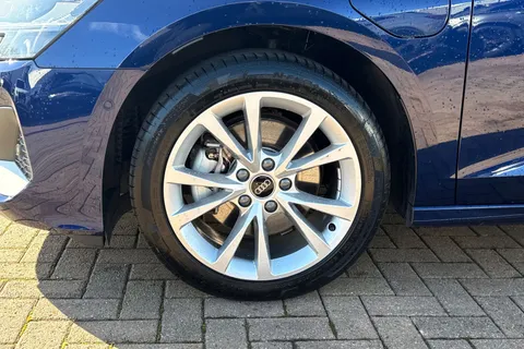 KY25FHW Audi A3 Sport 40 TFSI e 204 PS S tronic Thumbnail #13