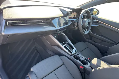 KY25FHW Audi A3 Sport 40 TFSI e 204 PS S tronic Thumbnail #16