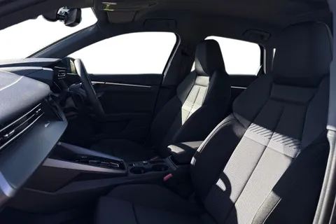 KY25FHW Audi A3 Sport 40 TFSI e 204 PS S tronic Thumbnail #17