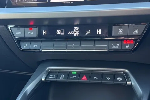 KY25FHW Audi A3 Sport 40 TFSI e 204 PS S tronic Thumbnail #23