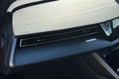 KY25FHW Audi A3 Sport 40 TFSI e 204 PS S tronic Thumbnail #34