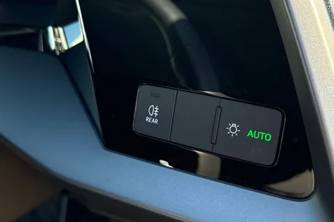 KY25FHW Audi A3 Sport 40 TFSI e 204 PS S tronic Thumbnail #41