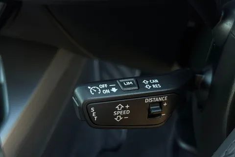 KY25FHW Audi A3 Sport 40 TFSI e 204 PS S tronic Thumbnail #44